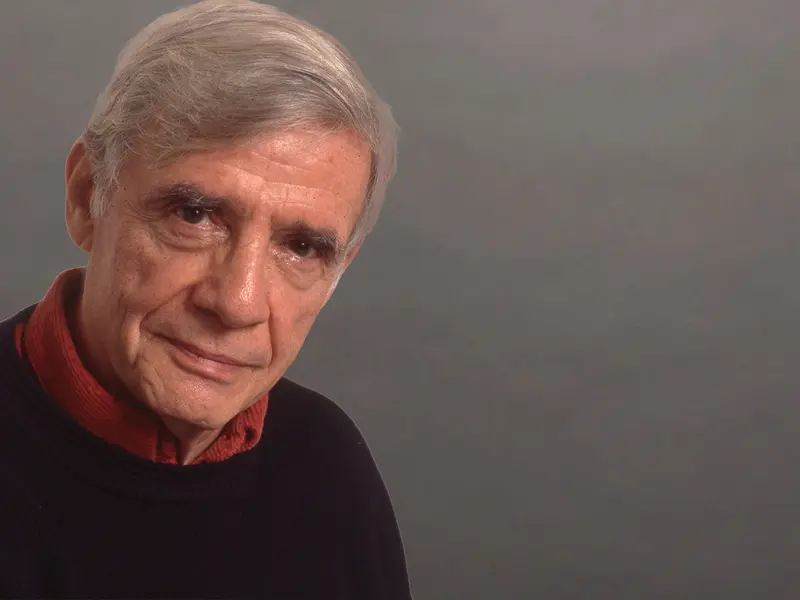 Olivier Todd en 2001. Photo Jacques Sassier © Éditions Gallimard